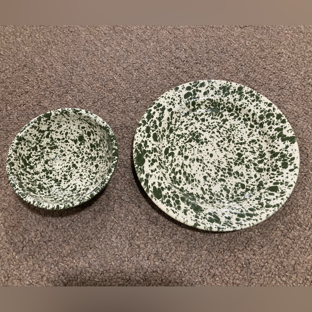 Crow Canyon Home Moss Green Splatter 10” Enamelware Plate And Unbranded 6” Bowl
